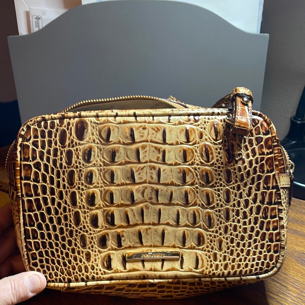 Brahmin crossbody new without tags the color is toasted Melbourne